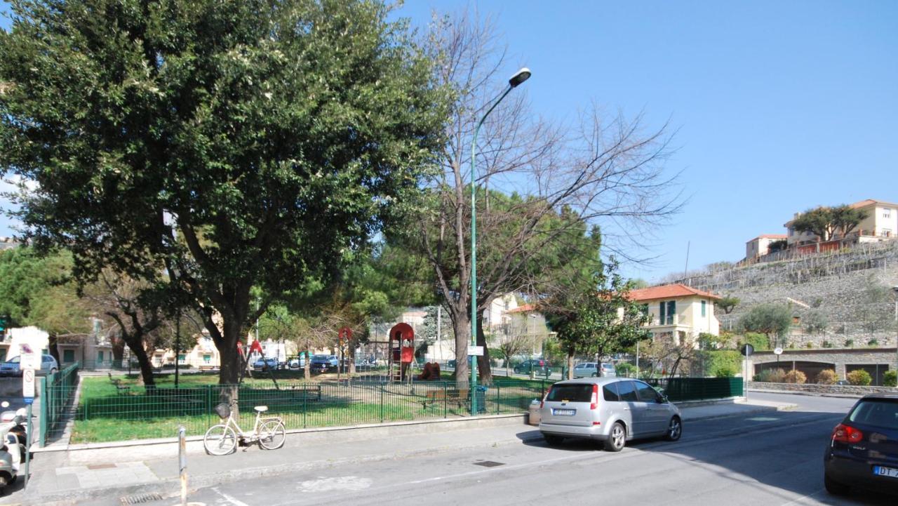 Appartamenti Con Giardino E Posto Auto Per Famiglie Finale Ligure Exterior photo