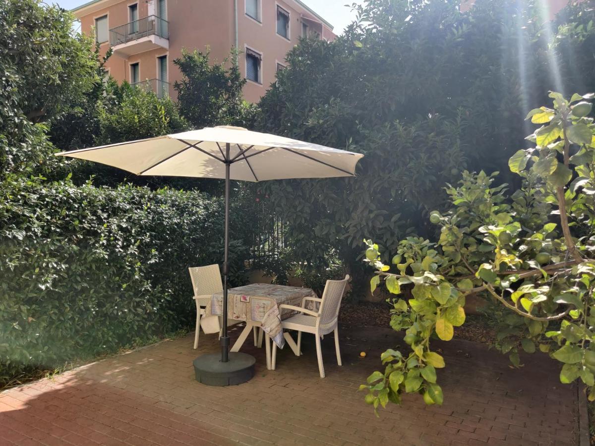 Appartamenti Con Giardino E Posto Auto Per Famiglie Finale Ligure Exterior photo