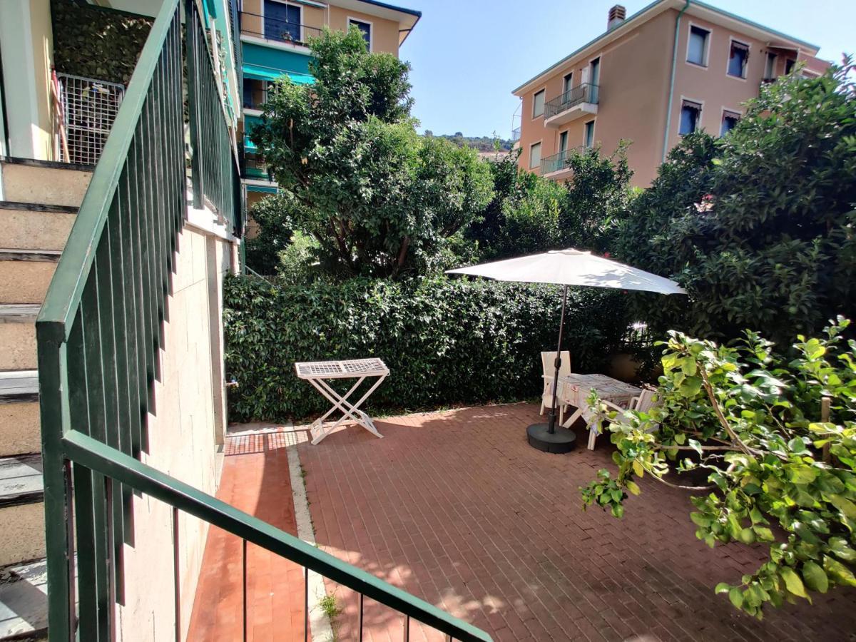 Appartamenti Con Giardino E Posto Auto Per Famiglie Finale Ligure Exterior photo